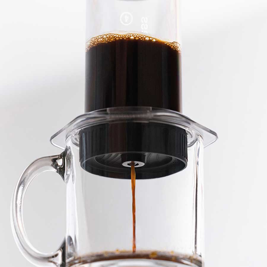 AeroPress Flow Control Filter Cap mit AeroPress Clear