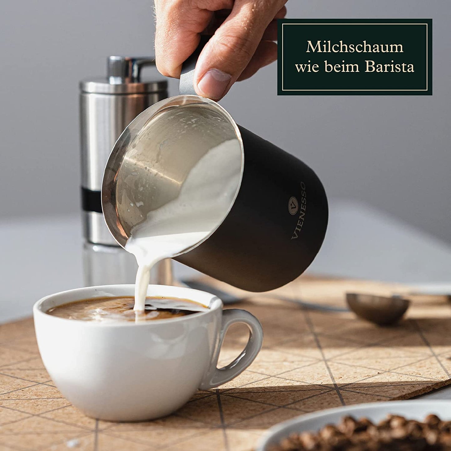 Manueller Hand-Milchaufschäumer aus Edelstahl mit Doppelsieb